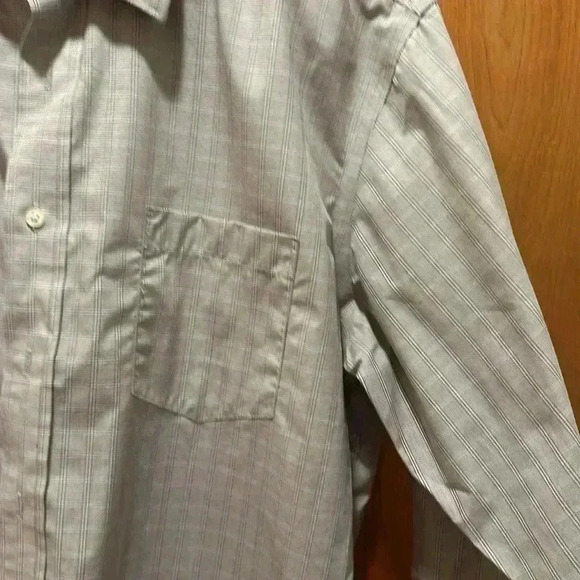 Men’s button down shirts, size large - Picture 3 of 6
